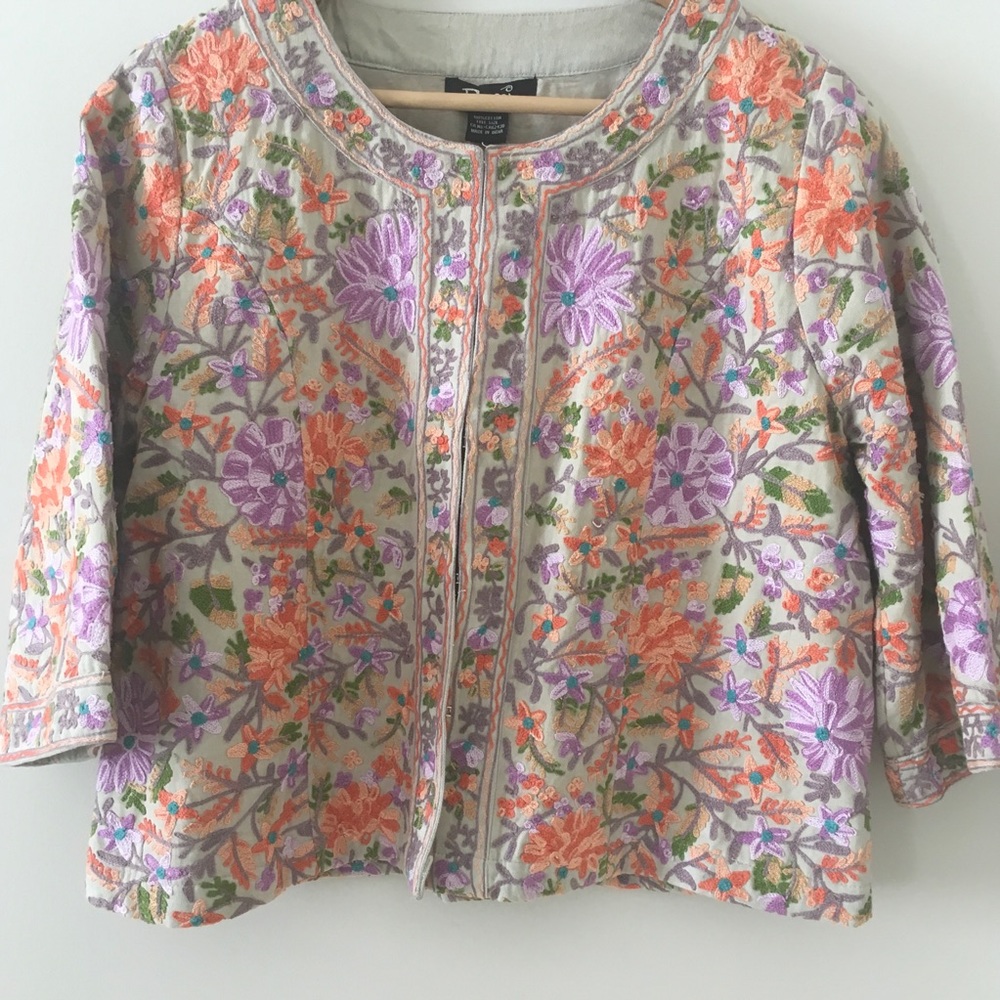 Cute short embroidered Jacket